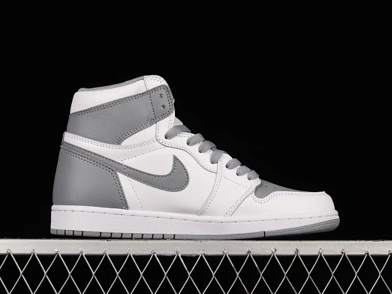 All categories Air Jordan Jordan series basketball shoes Air Jordan 1 High Pure original Air Jordan 1 High OG "Stealth" AJ1 Joe 1 white gray 555088-037
